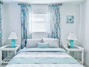 5 bedrooms, iron/ironing board, WiFi, bed sheets