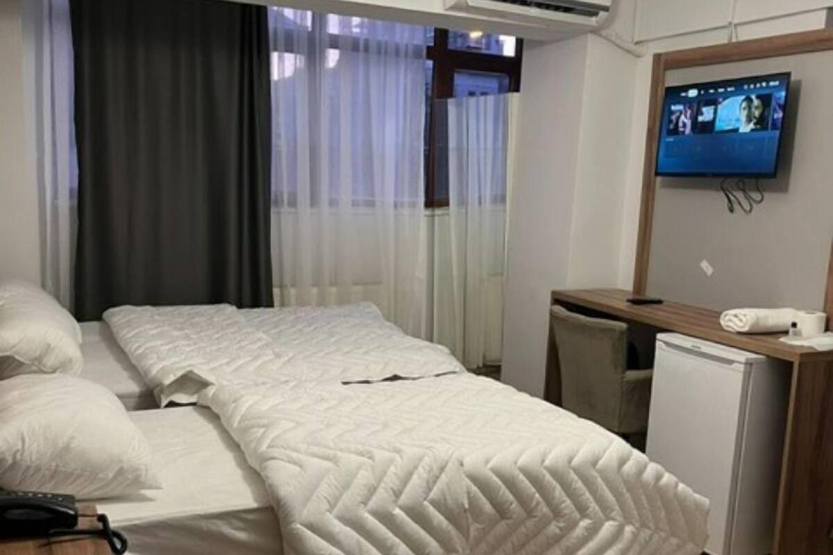 Family Triple Room | Desk, laptop workspace, WiFi (free)