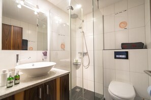 Shower, towels
