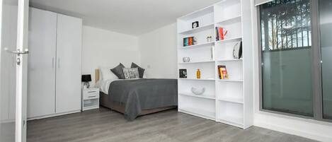 Blackout drapes, free WiFi