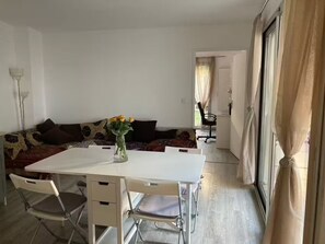 Interior - Independent apartment in winemaker's house Poussan (Poussan)