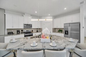 Fridge, microwave, oven, stovetop - Beautiful 7 Bed Family Pool Home with Spa-9190SC (Kissimmee)