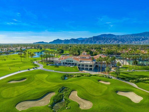 Golf - Newly Renovated 2-Bedroom/2-Bath Condo in a Secure Gated Community (Palm Desert)