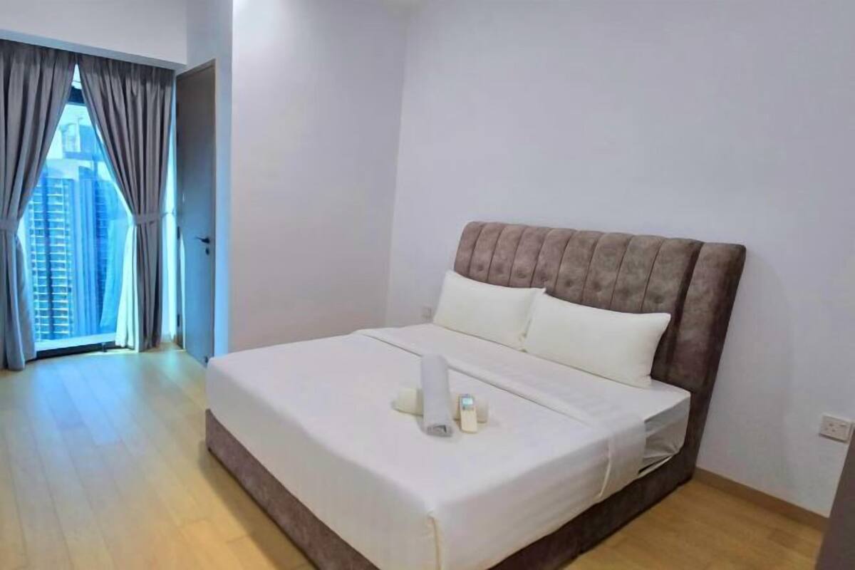 Hypo-allergenic bedding, soundproofing, free WiFi
