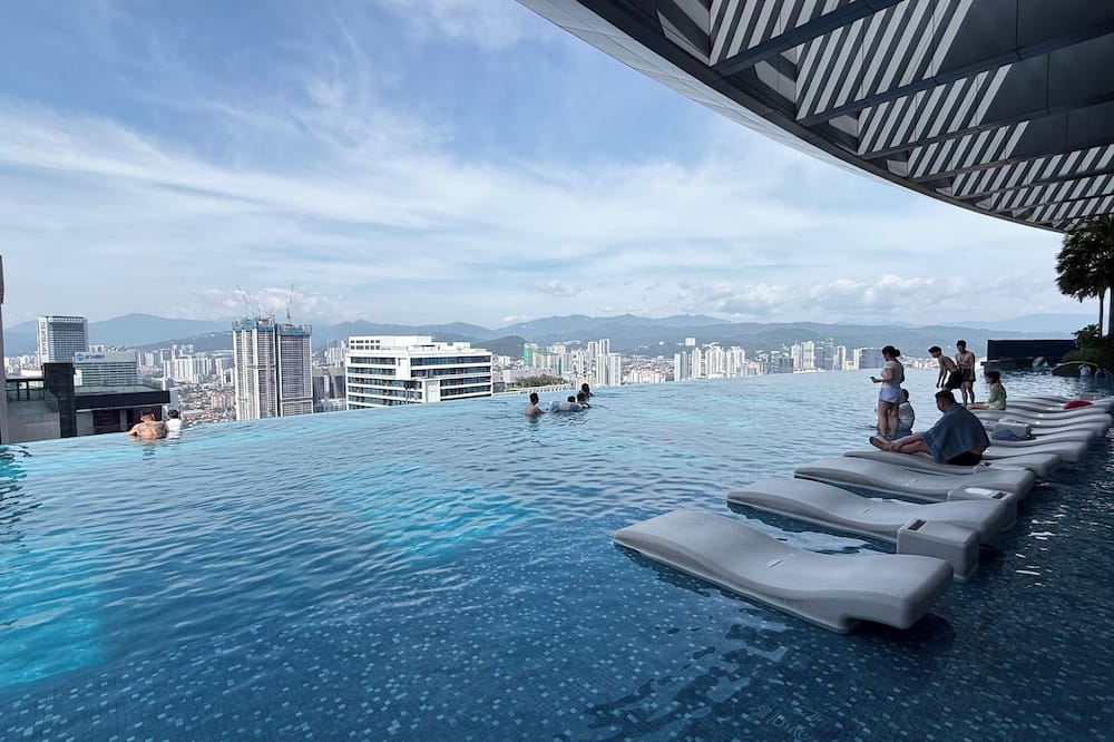 Eaton Residence KLCC by Royal