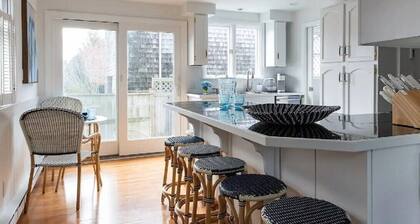 Charming Townhome in Beautiful Nantucket Sleeps 5, WIFI & AC