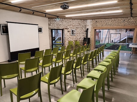 Centro de negocios. La ferme de Berlioz