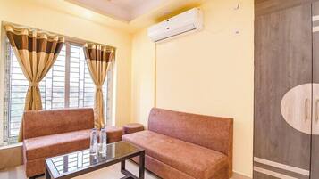 Daily continental breakfast (INR 250 per person)