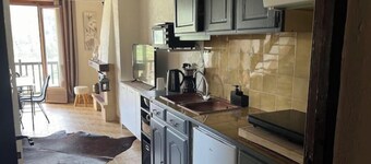 Quiet duplex with mountain views