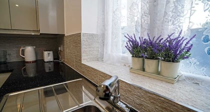 4-Bed 3-Bath Haven Perfect for 8 Guests