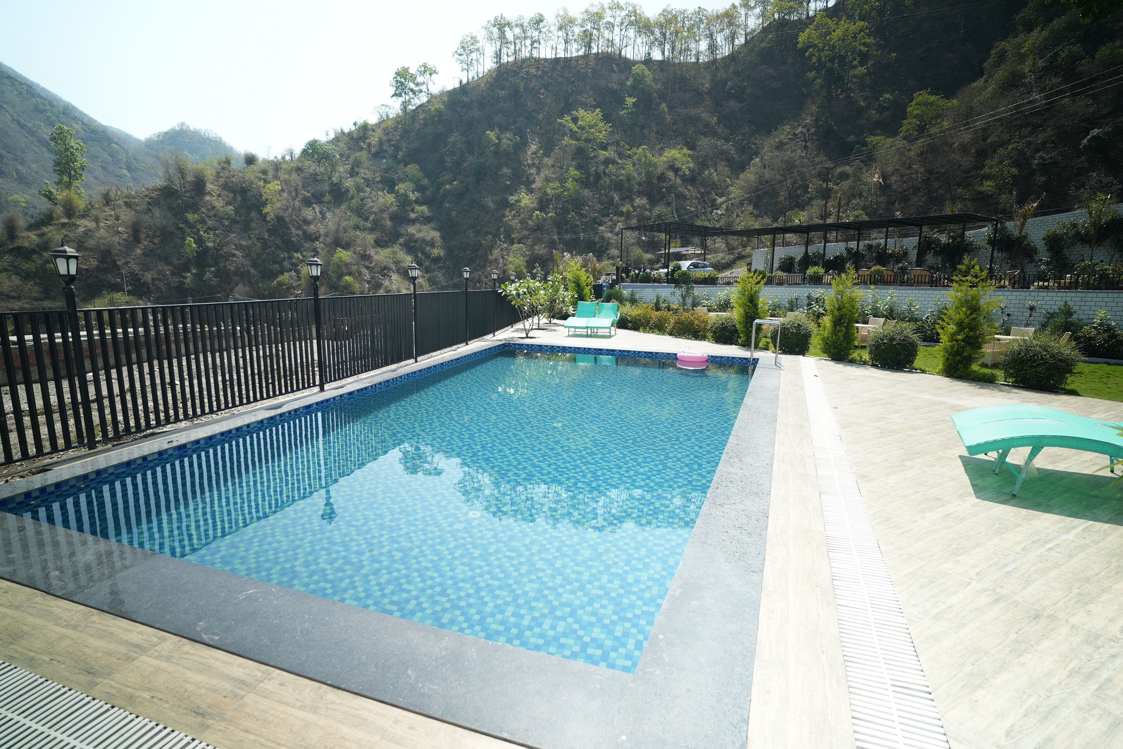 Hồ bơi ngoài trời 