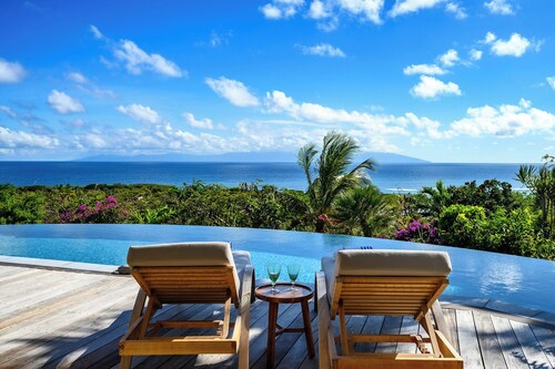 Villa Calico un havre de paix avec piscine à débordement et vue mer proche plage