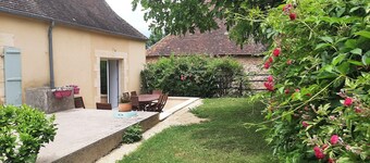 Maison de campagne au cĆur du PĂ©rigord Noir Ă Rouffignac