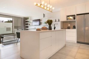 Apartment, Multiple Beds, Patio, Ocean View (Luxury Apartment ) | Interior - Deluxe Luxury 2 Bedroom Apartment, Seapoint (Cape Town)