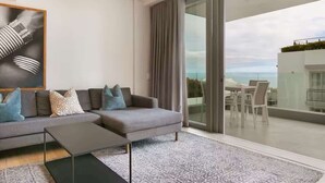 Căn hộ, nhiều giường, sân hiên, quang cảnh biển (Luxury Apartment ) | Khu phòng khách