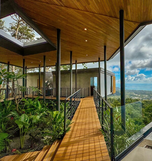 Terrace/patio - Luxury Villa, Panoramic Whale Tail & Ocean Views (Bahia Ballena)