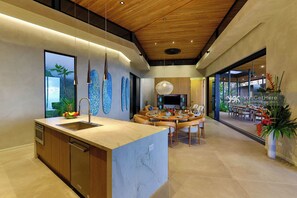 Interior - Luxury Villa, Panoramic Whale Tail & Ocean Views (Bahia Ballena)