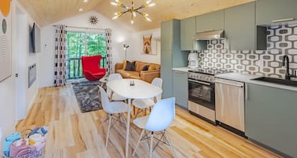 Red Fox - 2 Bedroom Vibrant Cottage