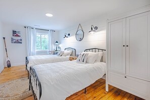 5 makuuhuonetta, silitysrauta/-lauta, Wi-Fi, vuodevaatteet