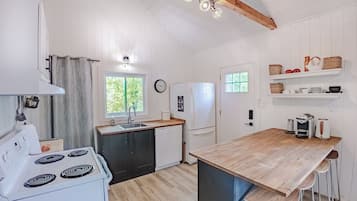 冰箱、微波炉、烤箱、炉灶