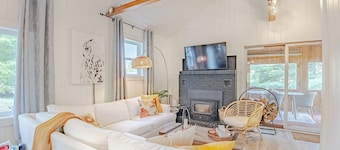 Blue Heron- Bright 2 Bedroom Cottage