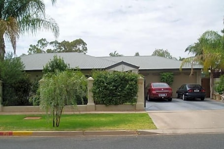 Exterior. A Good Rest B & B