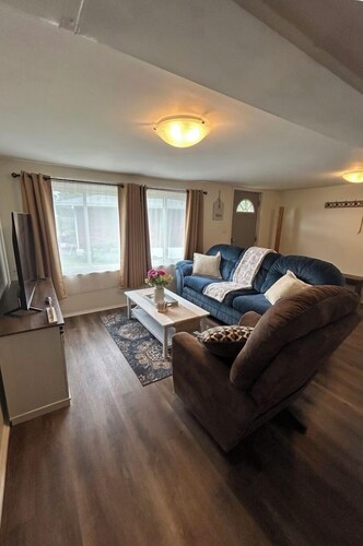 Charming 2-BR basement apartment, central to National Park, close to interstate