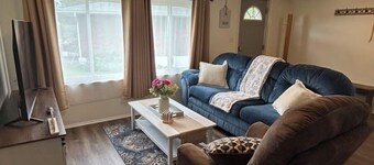 Charming 2-BR basement apartment, central to National Park, close to interstate