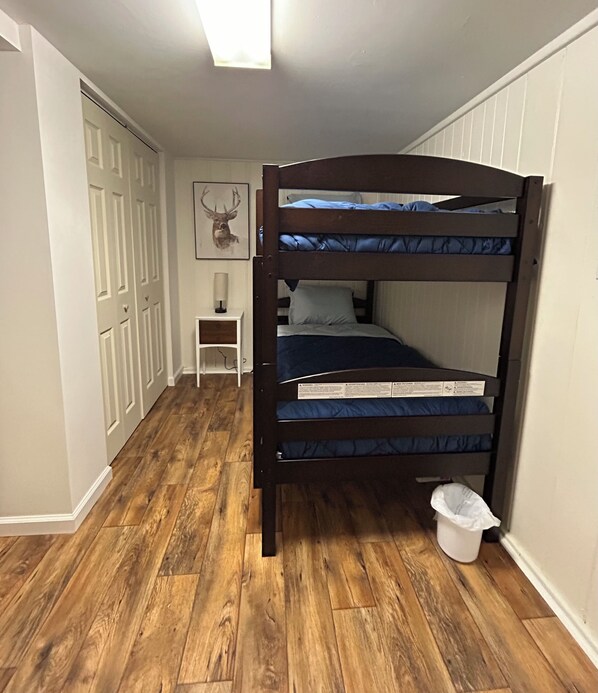 2 bedrooms, desk, iron/ironing board, free WiFi