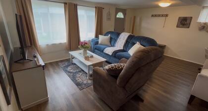 Charming 2-BR apartment w/WiFi, central to National Park, close to interstate