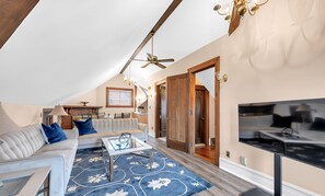 Smart-tv en een open haard