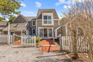 Exterior - Maushop, 3 Brant Rock-2 bedrooms, 1.5 Baths, A/C, Patios and more (Mashpee)