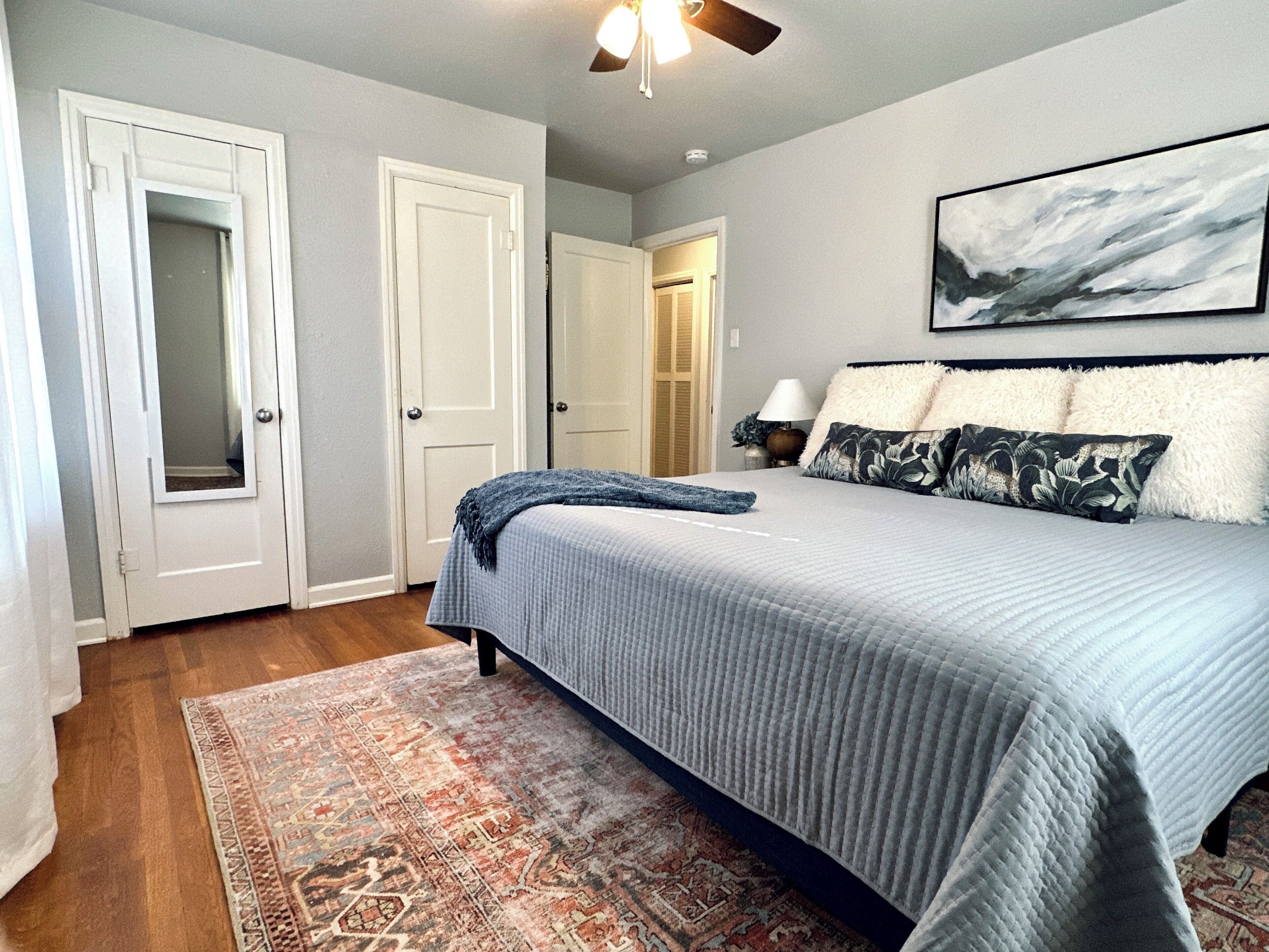 3 bedrooms, iron/ironing board, WiFi, bed sheets