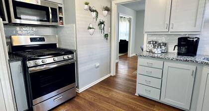 3-bedroom house, Pet Friendly with High Speed Internet, in Cozy Amarillo