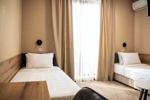 Hypo-allergenic bedding, minibar, free WiFi, bed sheets - Hotel Via Serdika (Sofia)