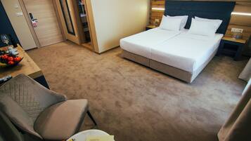 Ropa de cama hipoalergénica, minibar, wifi gratis y ropa de cama