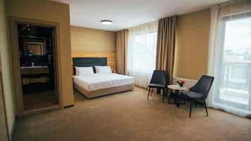 Deluxe-dobbeltværelse - balkon (Jacuzzi) | Allergivenligt sengetøj, minibar, gratis Wi-Fi, sengetøj