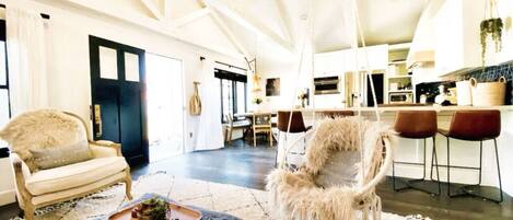 TV, peis og stereoanlegg