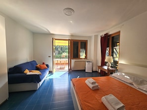 1 chambre, lit parapluie, Wi-Fi, draps fournis