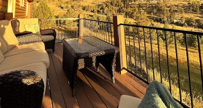 Quiet Cabin with Mountain Views