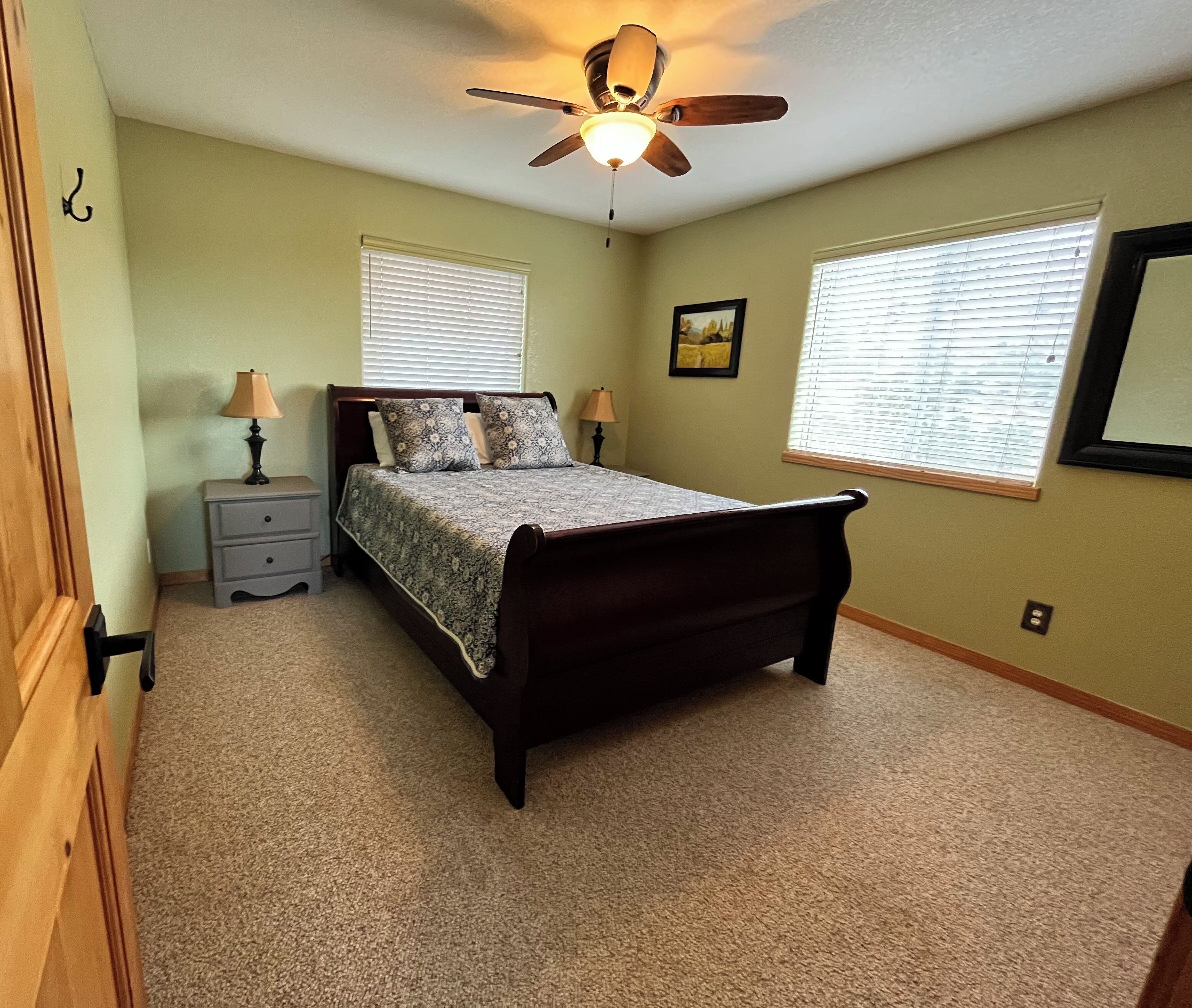 3 bedrooms, desk, free WiFi, bed sheets