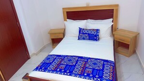 Comfort Double Room, 1 Double Bed | WiFi (free), individually decorated, individually furnished - TOURACO SUITE HOTEL BUSINESS (Mbour)