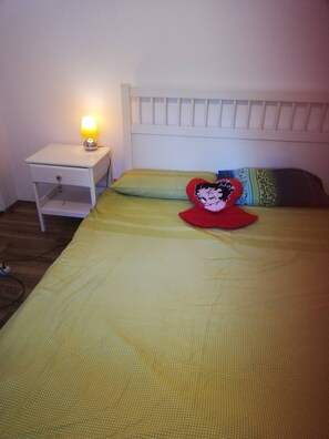 Dormitório compartilhado, 1 quarto, para fumantes, varanda | 1 quarto