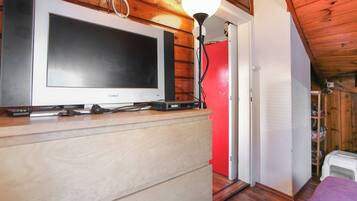 Shared Dormitory, 1 Bedroom, Smoking, Patio | Room amenity