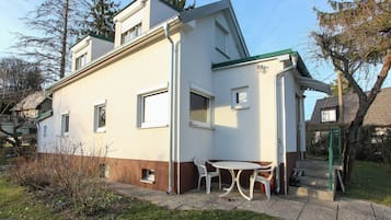 Dormitorio compartido, 1 habitación, para fumadores, patio | Exterior