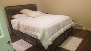 1 dormitorio, tabla de planchar con plancha, wifi gratis y ropa de cama
