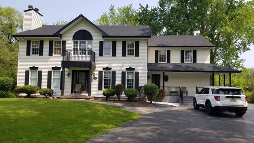 Charming 1-bedroom apartment in peaceful Elma with WiFi, AC