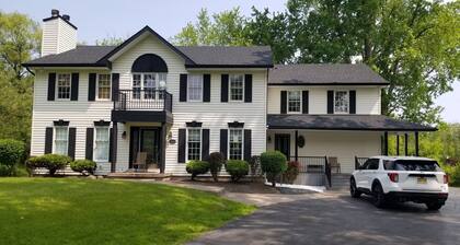 Charming 1-bedroom apartment in peaceful Elma with WiFi, AC