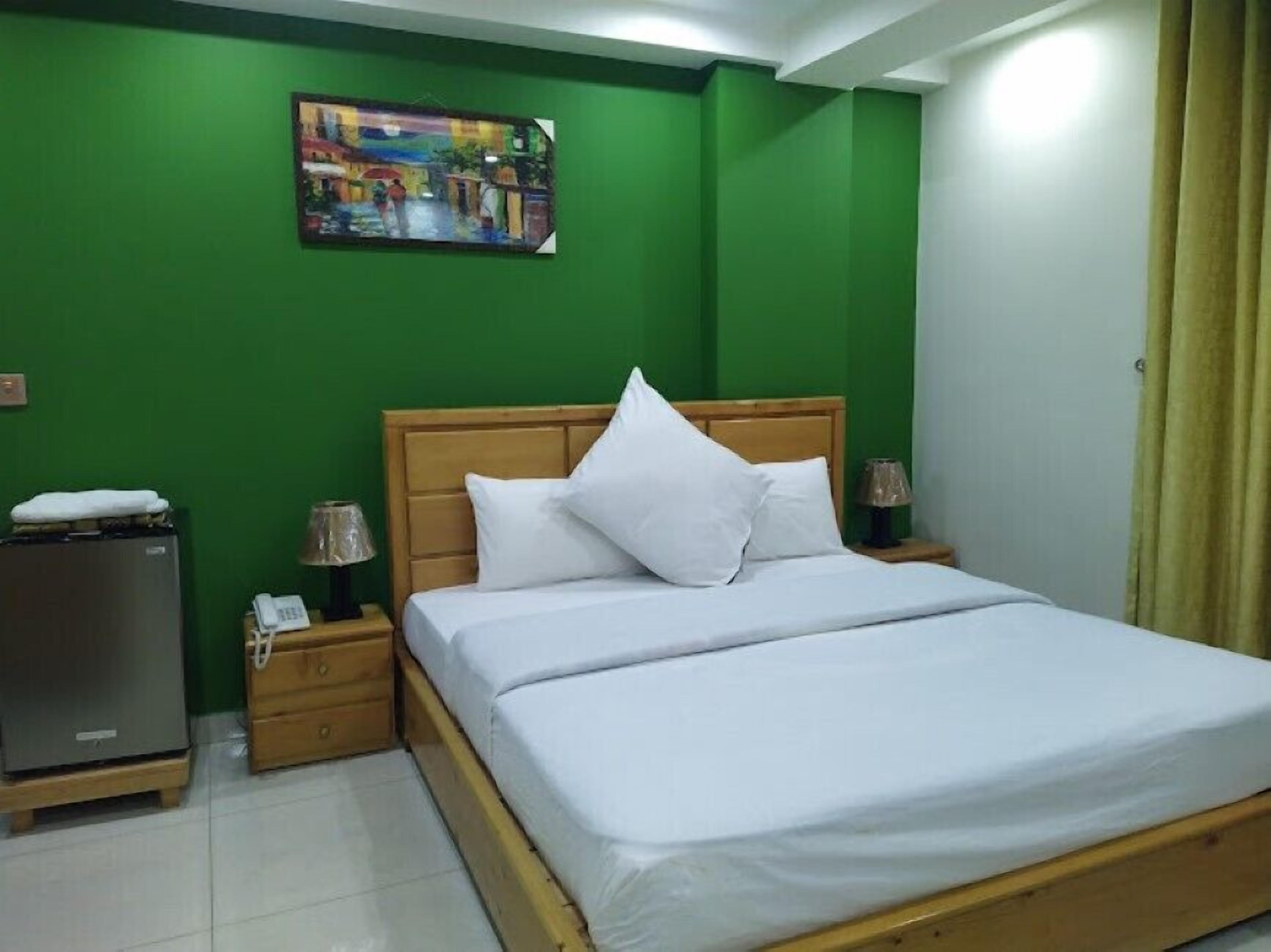 Deluxe Double Room, Mountain View | Soundproofing, iron/ironing board, free WiFi