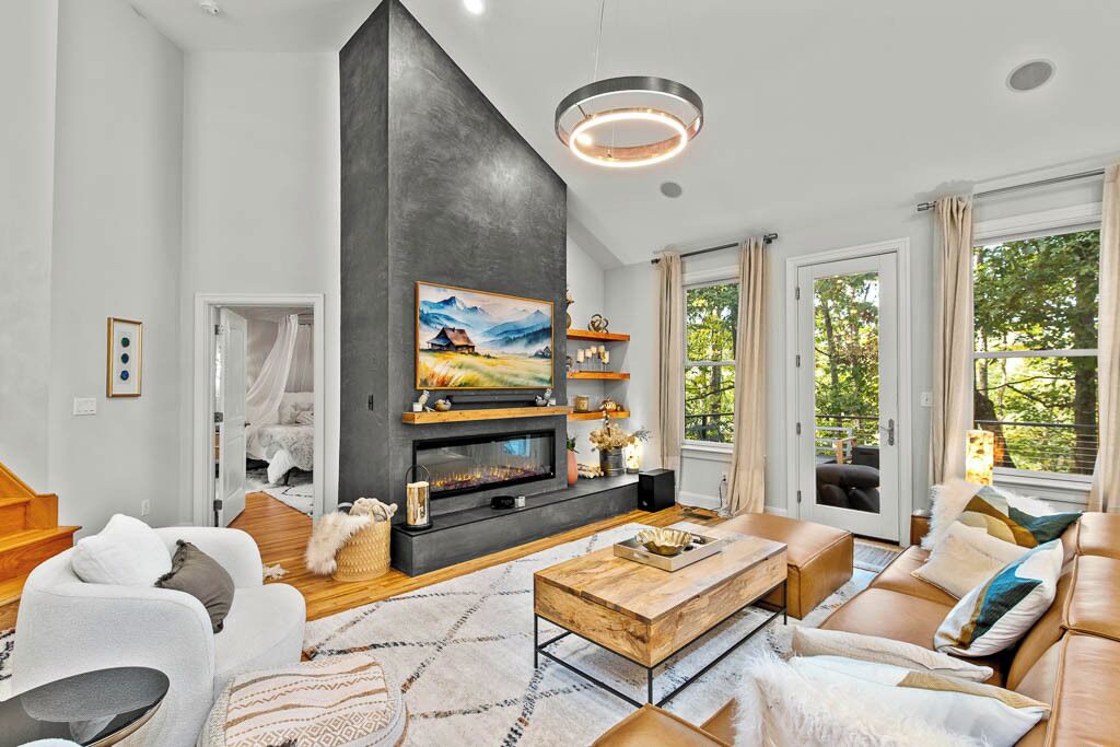 TV connectée, cheminée, jeux vidéo, baby-foot